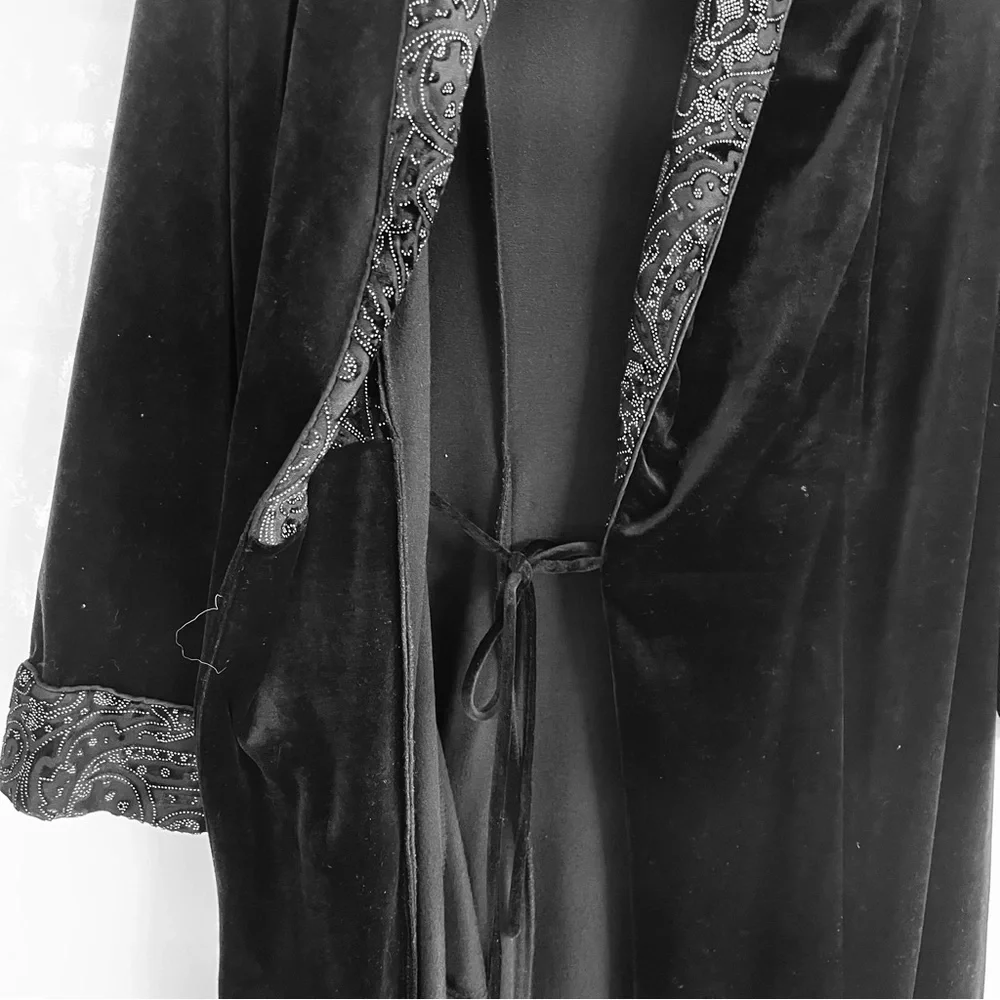Oscar de la Renta Pink Label Vintage Black Velvet Robe